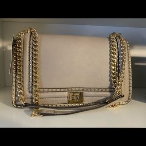 Gorgeous purse *brand new with tags* great gift!